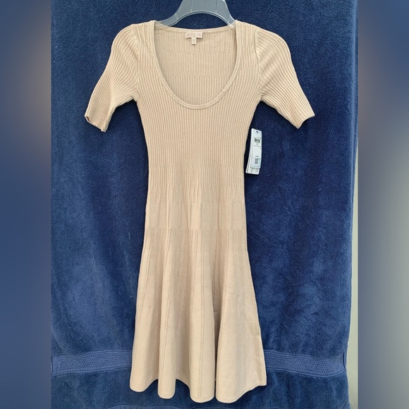 NWT Guess Cream Ribbed Midi Dress XS - Picture 1 of 6